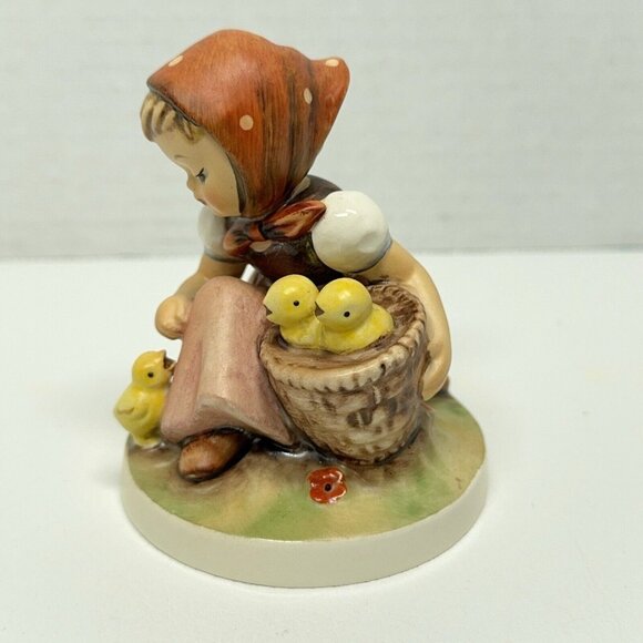 MJ Hummel Figurine Chick Girl 57/0 Yellow Chicks Basket W Germany 1960 - 1972 - Picture 5 of 10